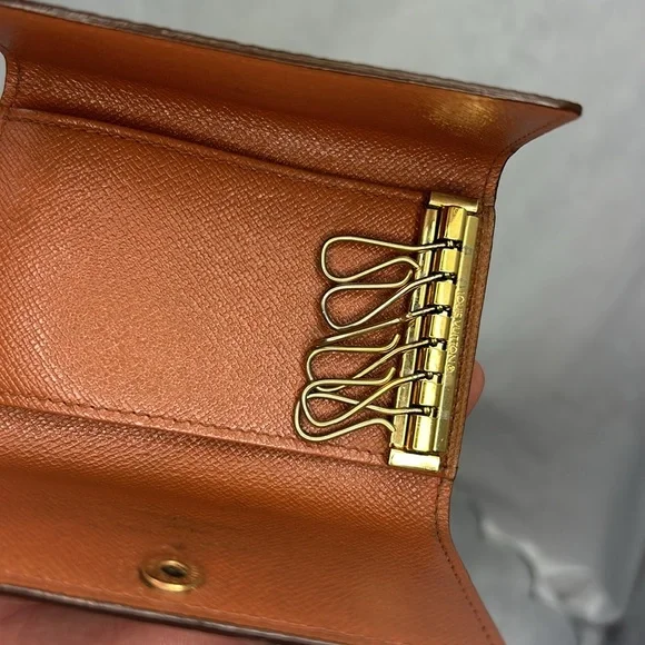 Louis Vuitton LOUIS VUITTON key  case Holder - Picture 6 of 12